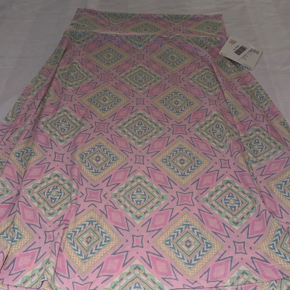 🍁 Lularoe “Azure” skirt pink/blue/green pattern M